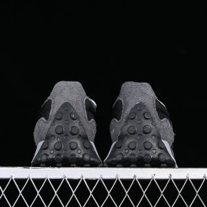 New Balance 230