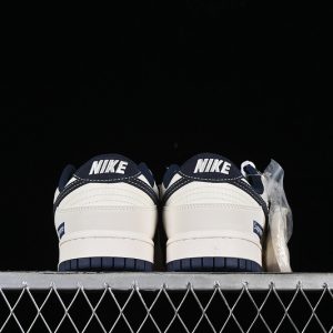 Nike SB Dunk Low Supreme