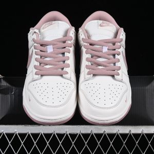 Nike Supreme SB Dunk Low