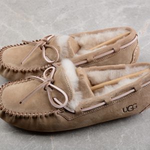 Ugg Dakota Slip-on Light