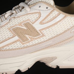 New Balance 740