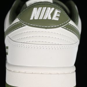 Nike SB Dunk Low Supreme