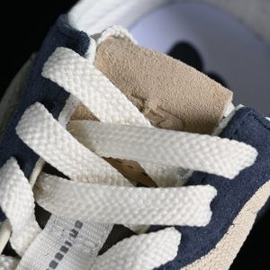 New Balance 230