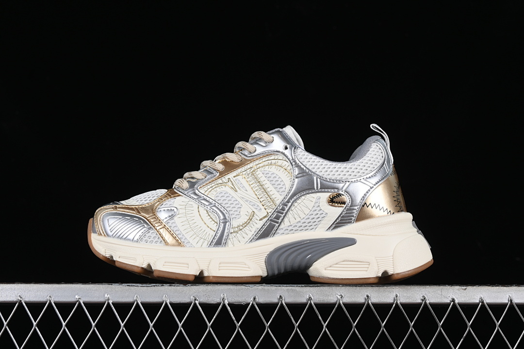 Dior B33