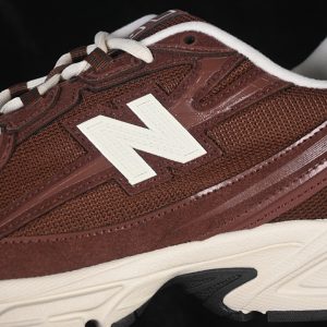 New Balance 740