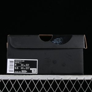 Nike Supreme SB Dunk Low