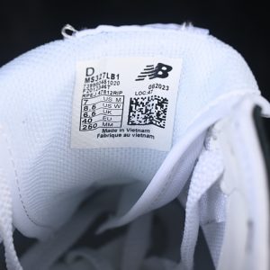 New Balance 230