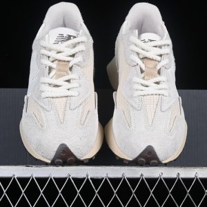 New Balance 230