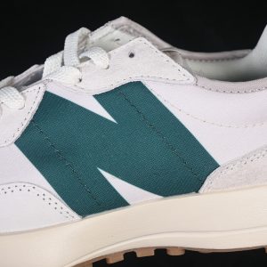 New Balance 230