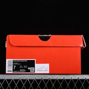 Nike SB Dunk Low Supreme
