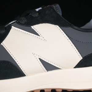 New Balance 230