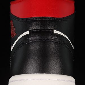 Nike Jordan 1 Mid