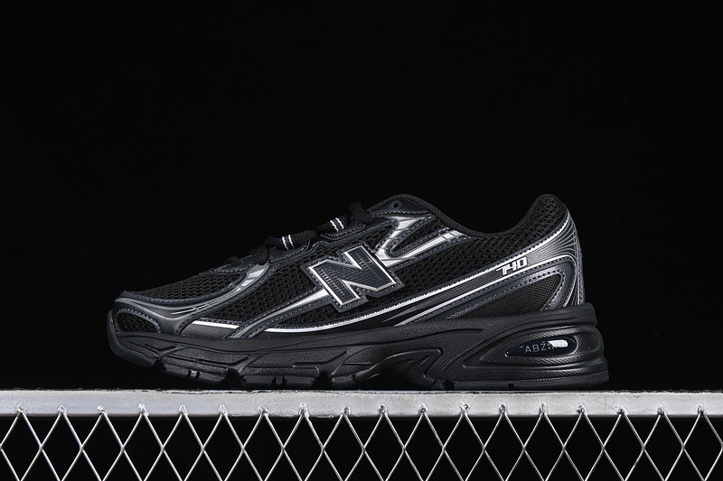 New Balance 740