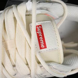 Nike SB Dunk Low Supreme
