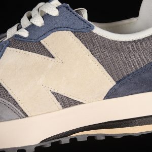 New Balance 230