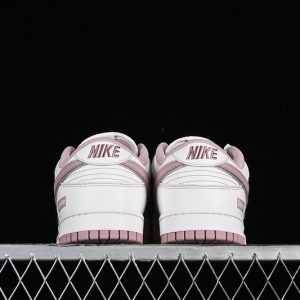 Nike Supreme SB Dunk Low