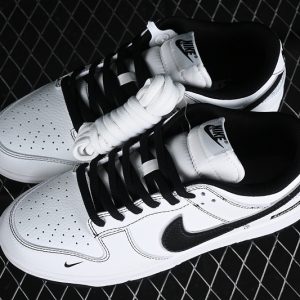 Nike Supreme SB Dunk Low