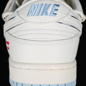 Nike SB Dunk Low Supreme