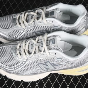 New Balance 740