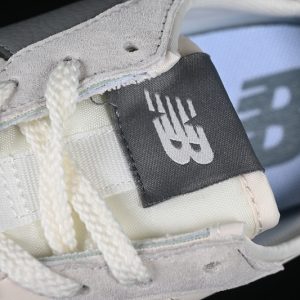 New Balance 230