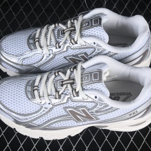 New Balance 740