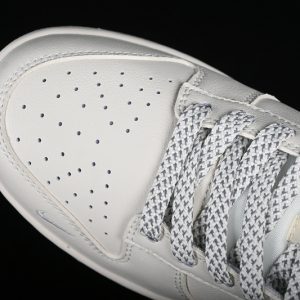Nike SB Dunk Low Supreme