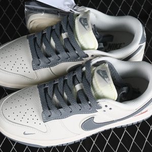 Nike SB Dunk Low Supreme