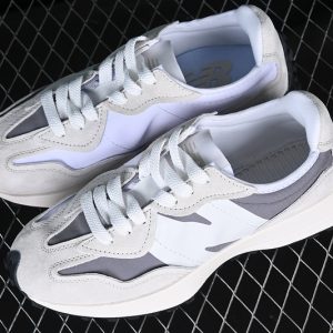 New Balance 230