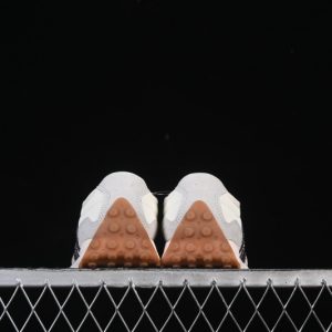 New Balance 230