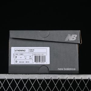 New Balance 740
