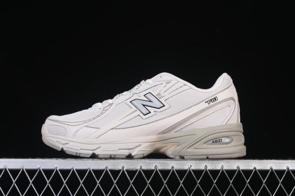 New Balance 740
