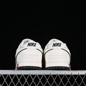Nike SB Dunk Low Supreme