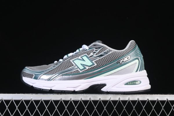 New Balance 740