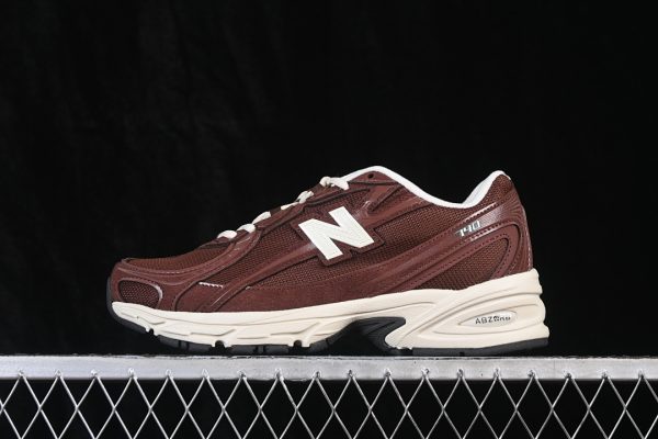 New Balance 740