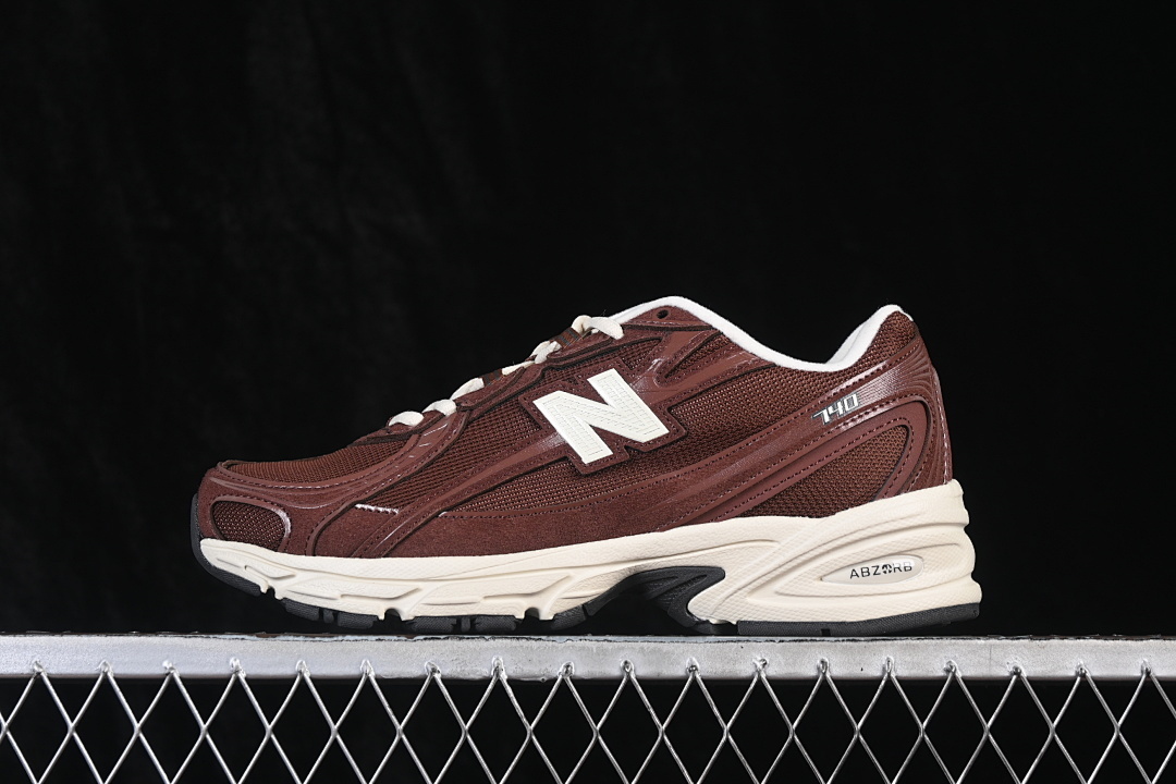 New Balance 740