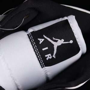 Nike Jordan 1 Mid