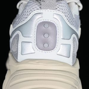 Saucony