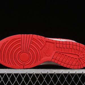 Nike SB Dunk Low Supreme