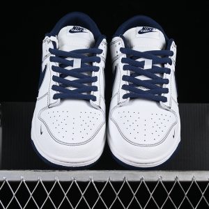 Nike Supreme SB Dunk Low