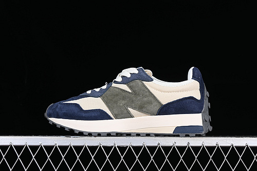 New Balance 230