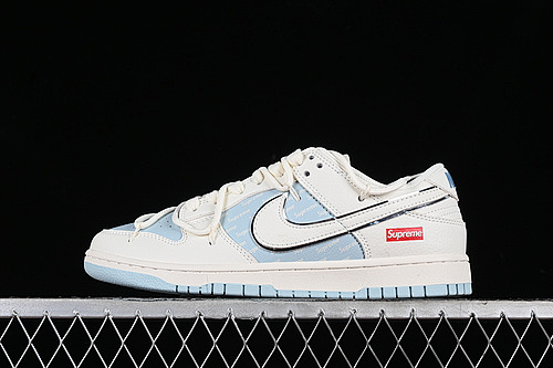 Nike SB Dunk Low Supreme