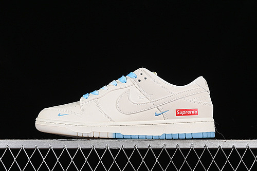 Nike SB Dunk Low Supreme