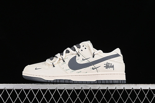 Nike Stussy x Sb Dunk Low