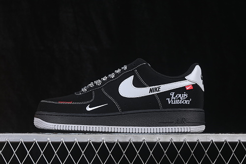 Nike Air Force 1 Low Casual Sneakers